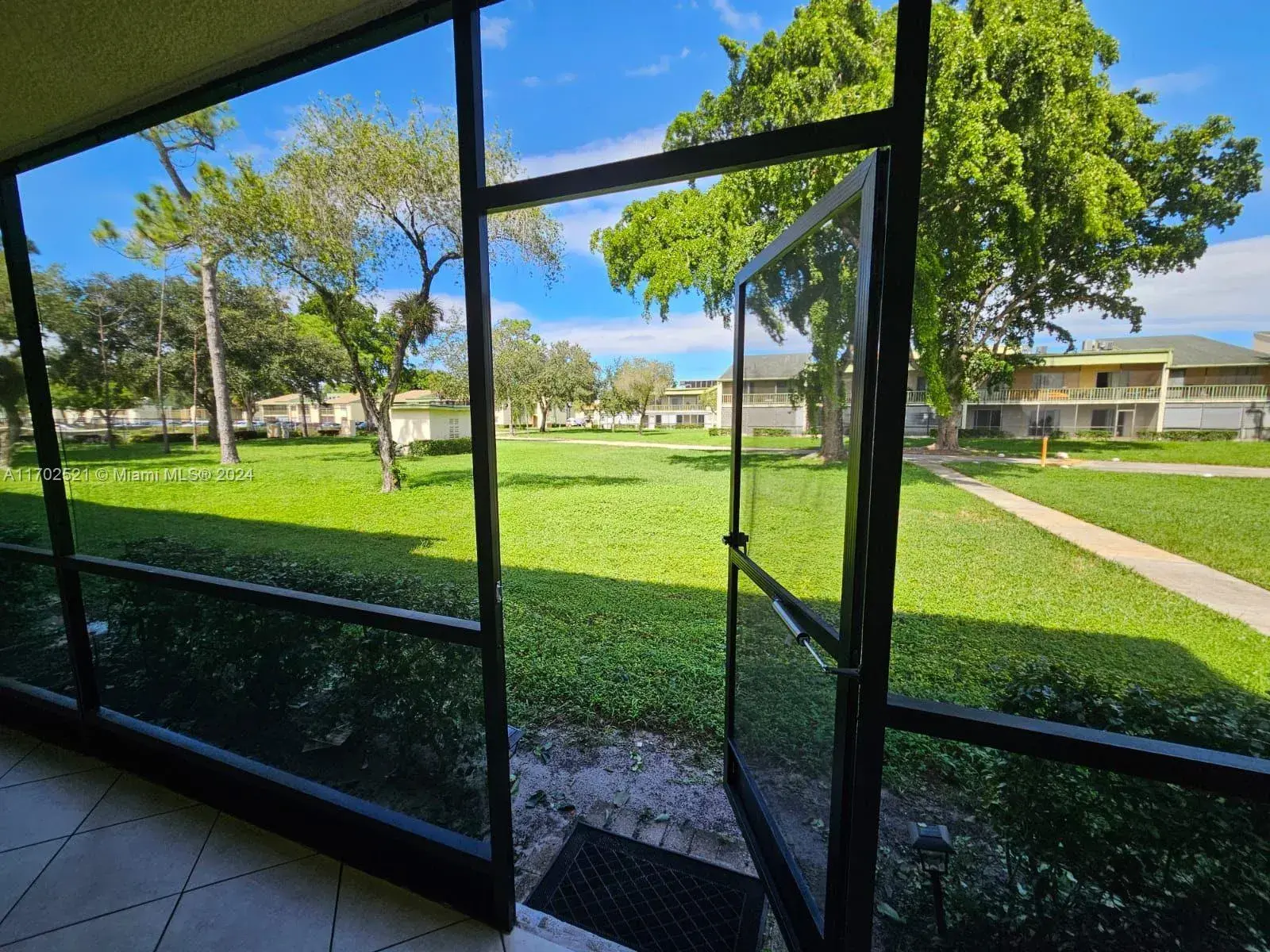 1 bedroom 1 bath Residential Lease for rent at 4123 NW 88th Ave # 104, Coral Springs FL 33065