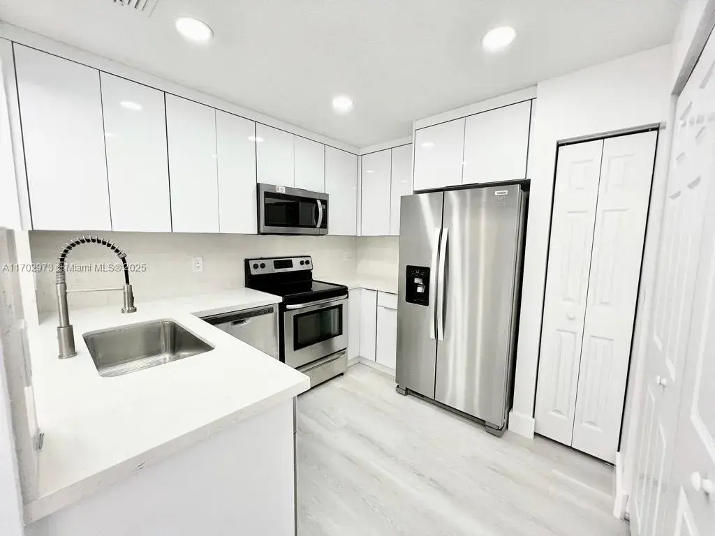 4911 Spinnaker Dr # 4808, Dania Beach FL 33312