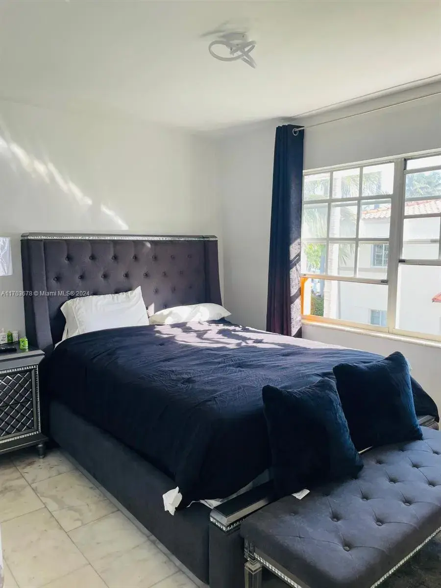 1 bedroom 1 bath Residential for sale at 1526 Pennsylvania Ave # 14, Miami Beach FL 33139
