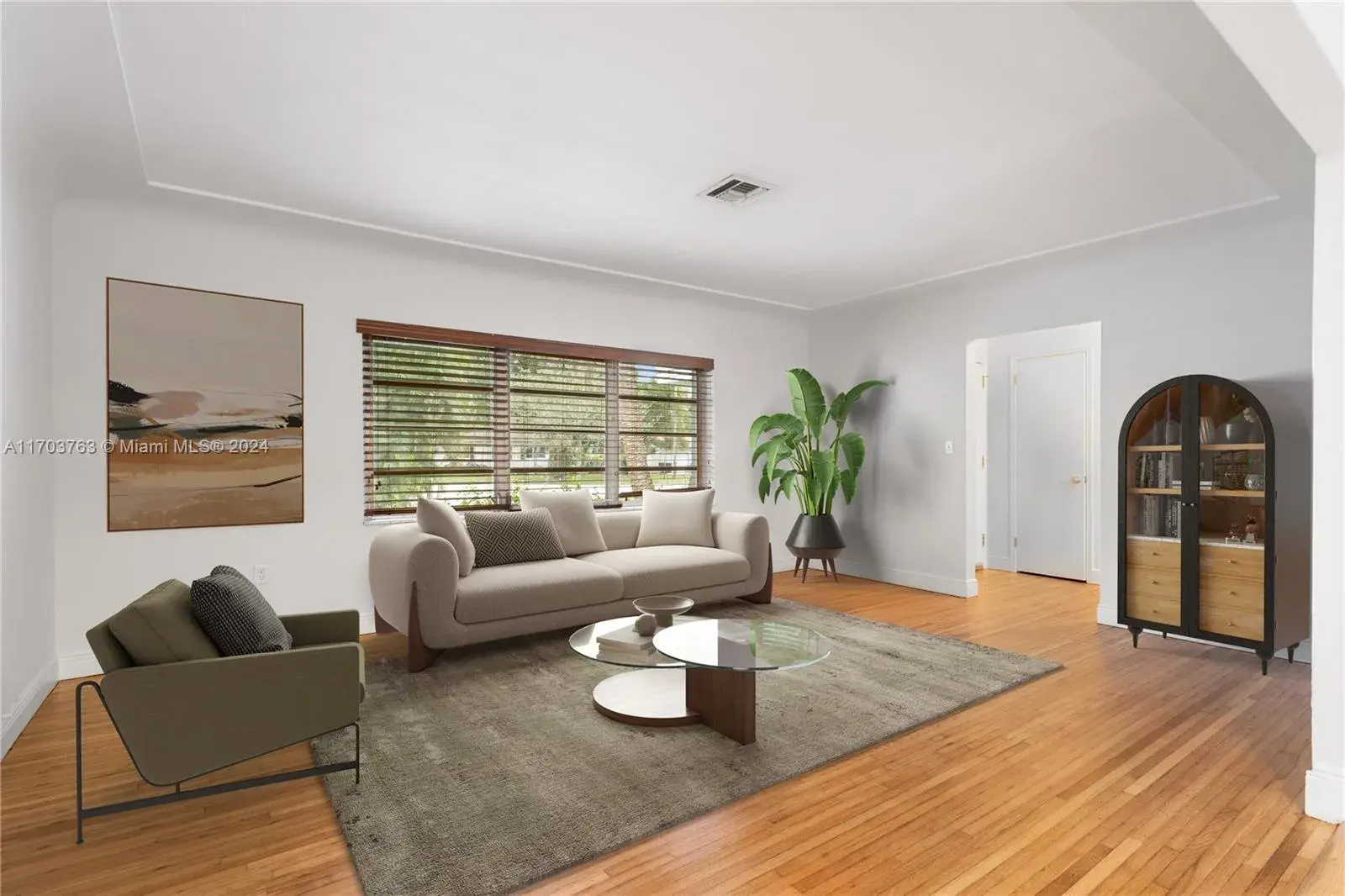 2 bedroom 2 bath Residential Lease for rent at 4810 Riviera Dr, Coral Gables FL 33146
