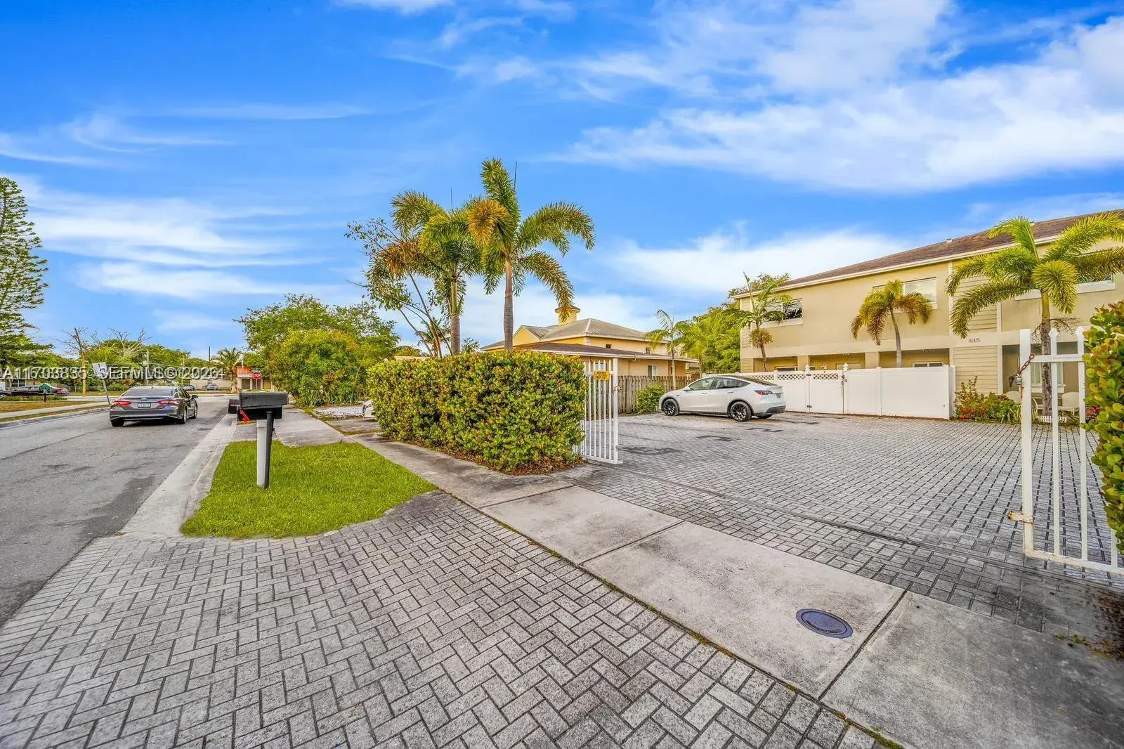 3 bedroom 2 bath Residential for sale at 615 NW 10th Ter # 1, Fort Lauderdale FL 33311