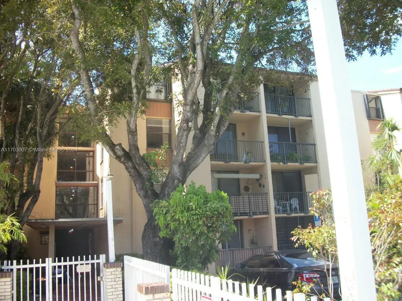 14301 N Kendall Dr # 312B, Miami FL 33186
