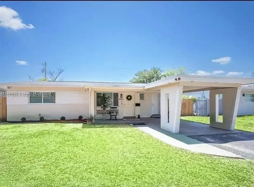 3 bedroom 3 bath Residential for sale at 3324 Wilson St, Hollywood FL 33021