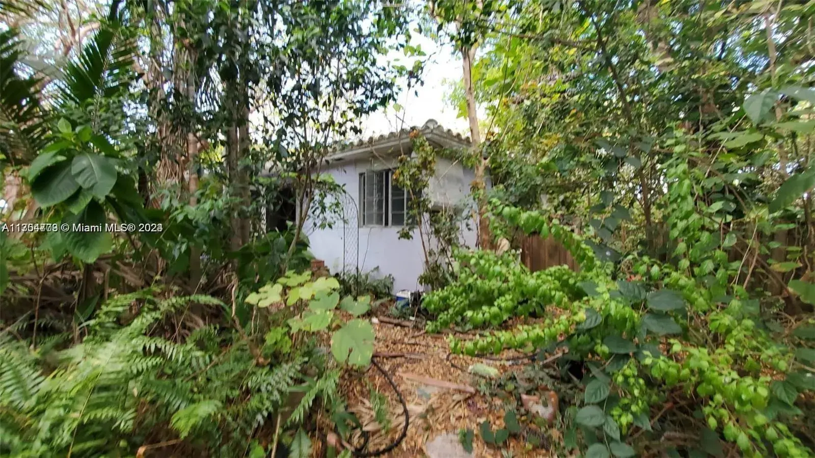 2 bedroom 1 bath Residential for sale at 2315 Grant St, Hollywood FL 33020