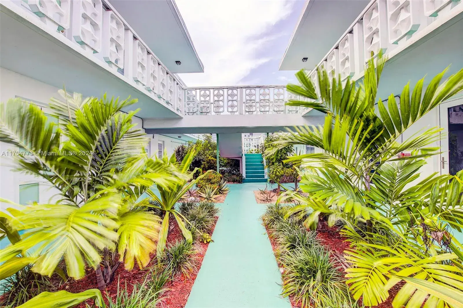 2 bedroom 2 bath Residential Lease for rent at 1715 Wiley St # 15, Hollywood FL 33020