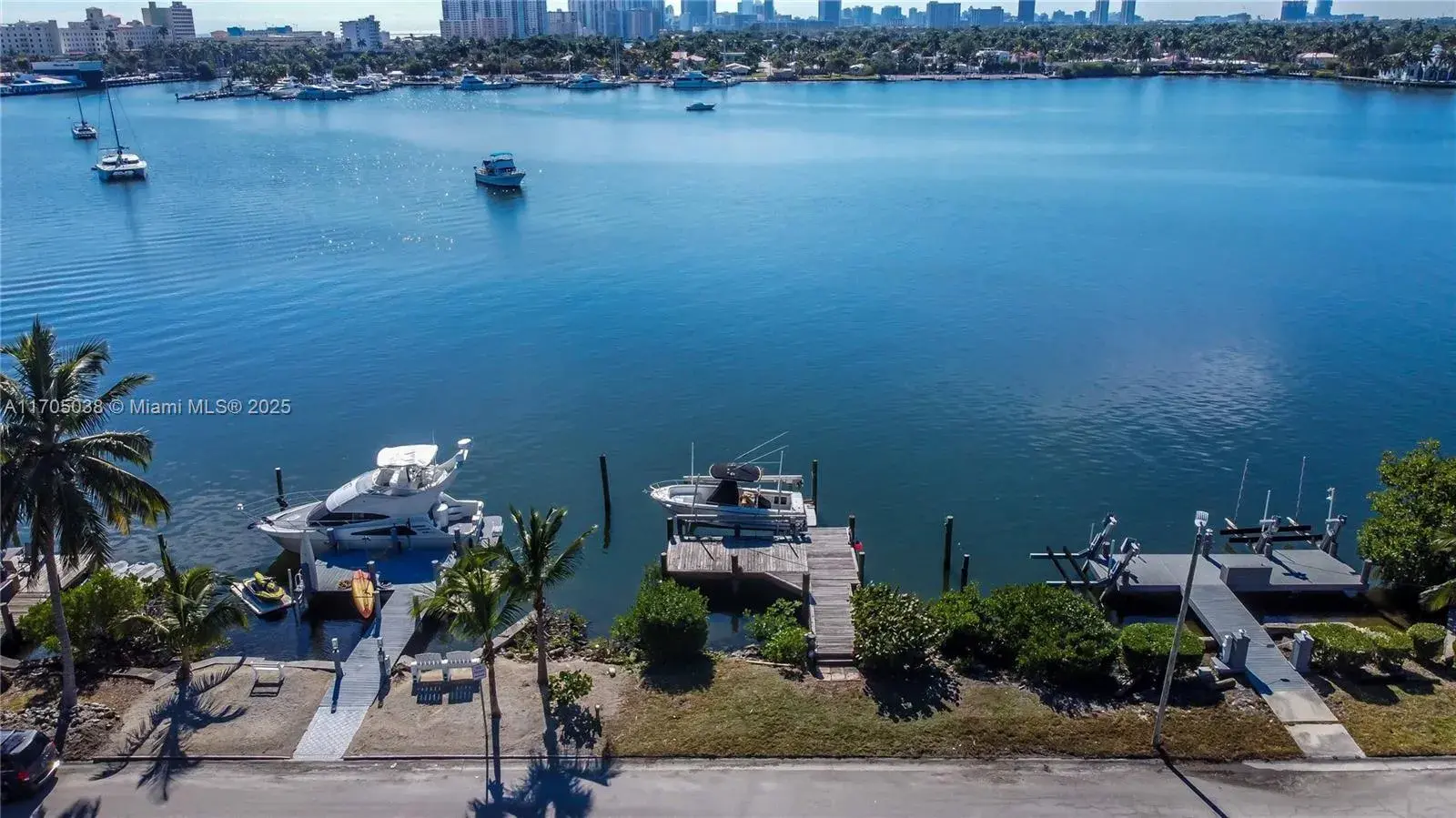 4 bedroom 3 bath for sale at 755 N Northlake Dr, Hollywood FL 33019