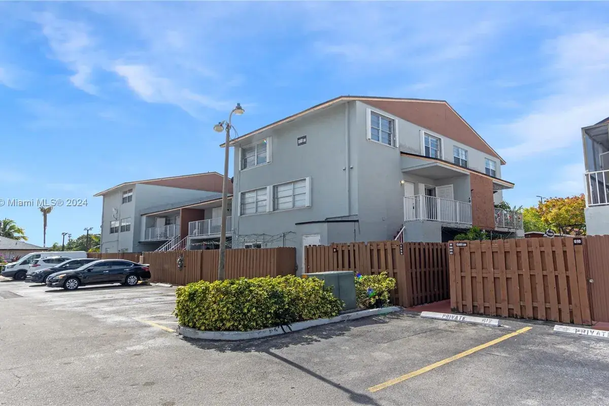 15481 SW 81st Cir Ln # 72, Miami FL 33193