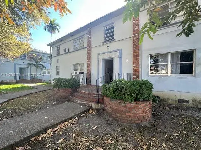 2 bedroom 1 bath Residential for sale at 424 NE 82nd St # 2C, Miami FL 33138