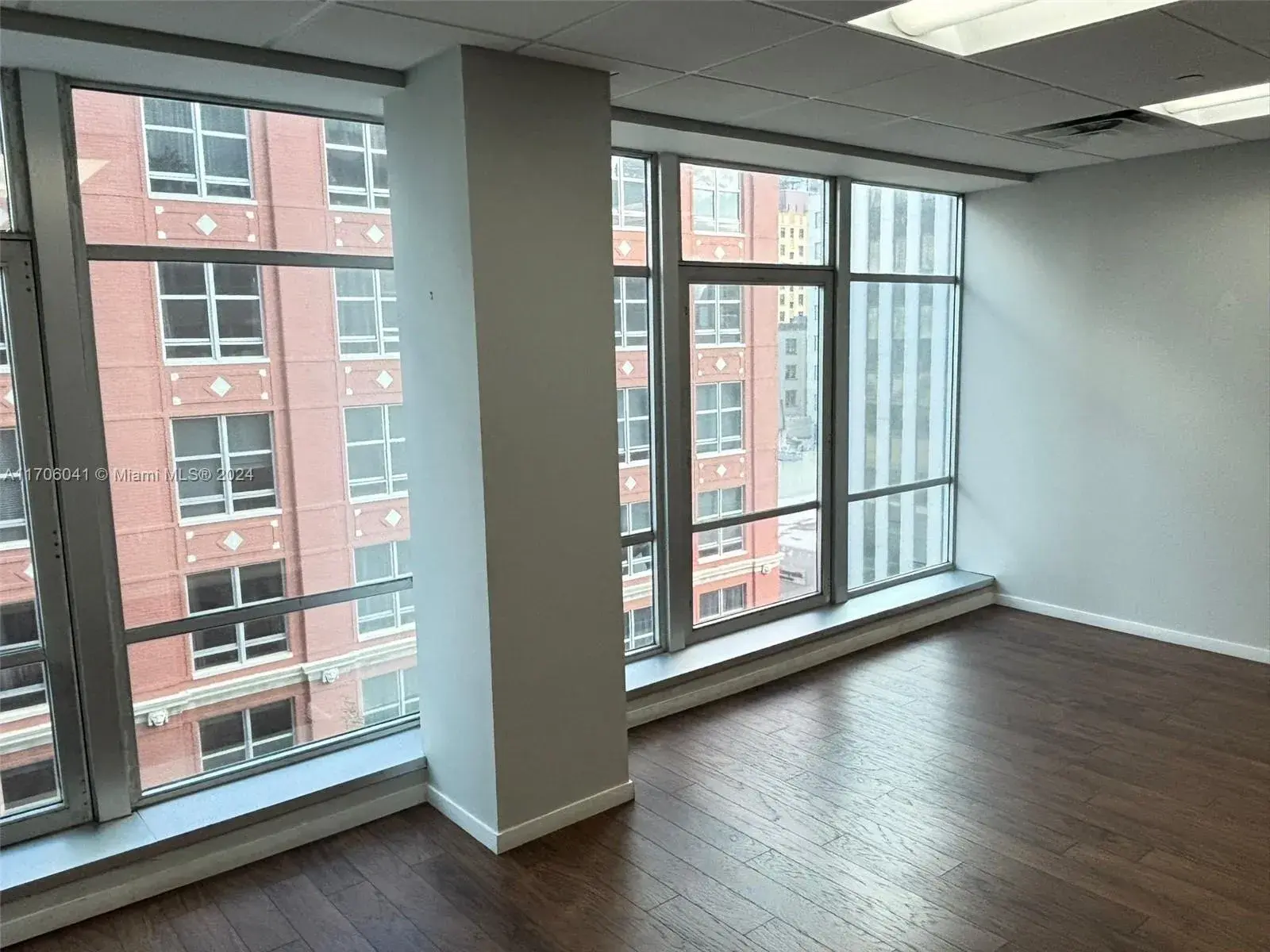 Commercial Sale for sale at 14 NE 1st Ave # 700D, Miami FL 33132