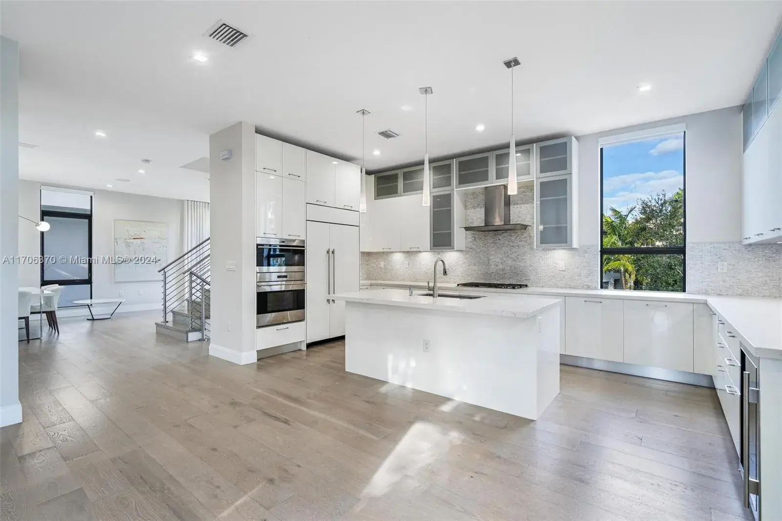 8234 NW 48th Ter, Doral FL 33166