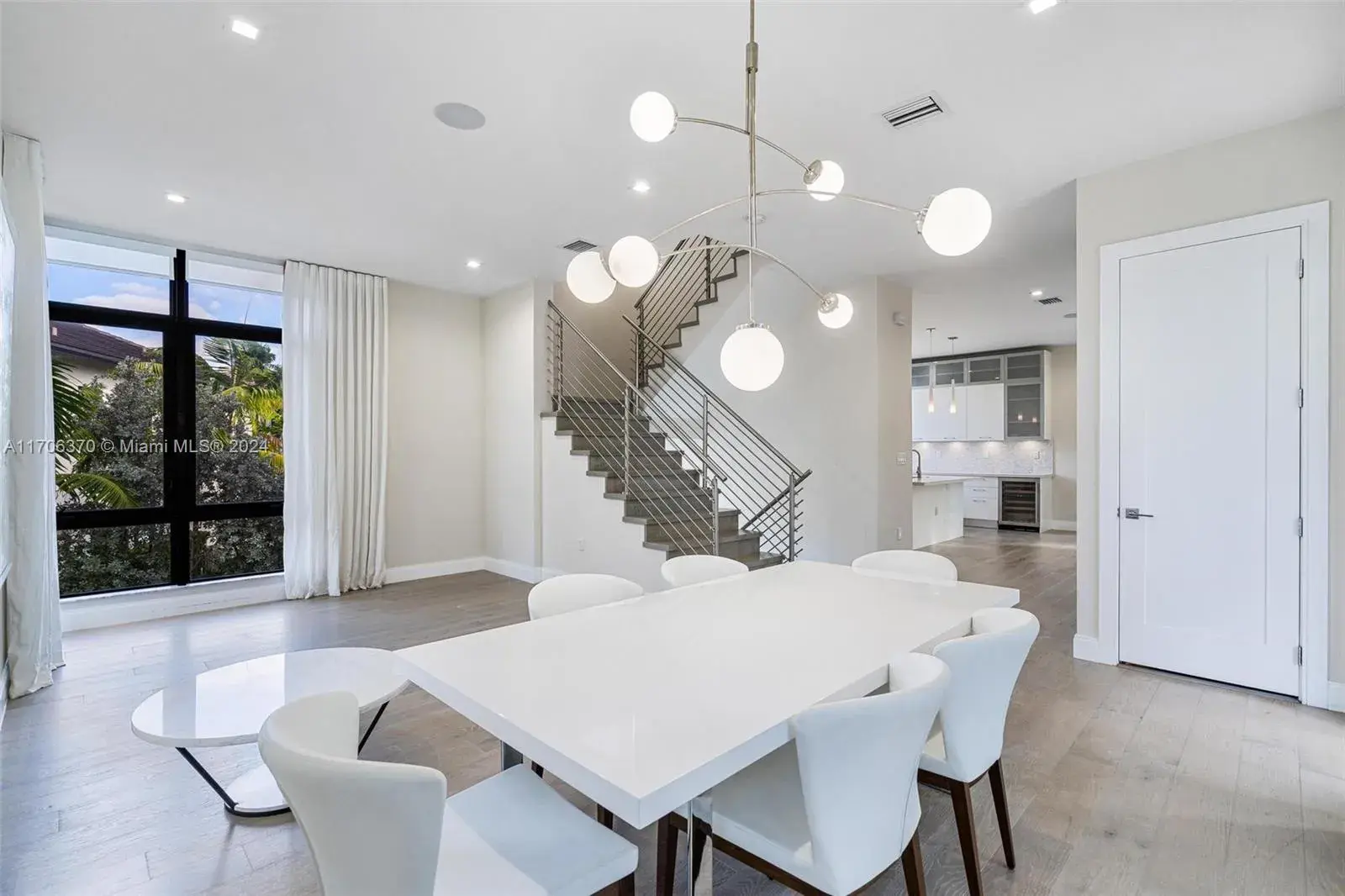 8234 NW 48th Ter, Doral FL 33166