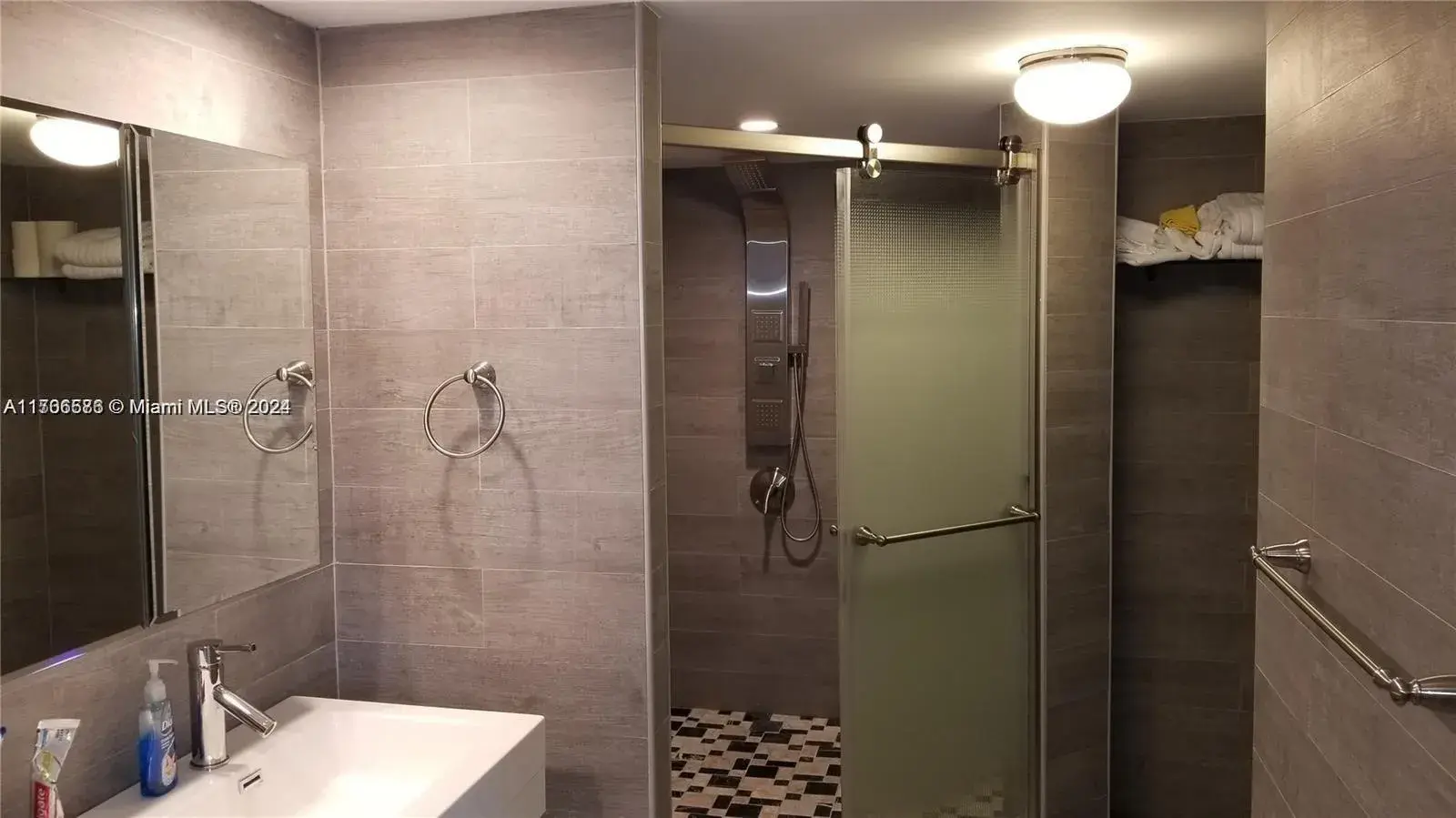 1833 S Ocean Dr # 207, Hallandale Beach FL 33009