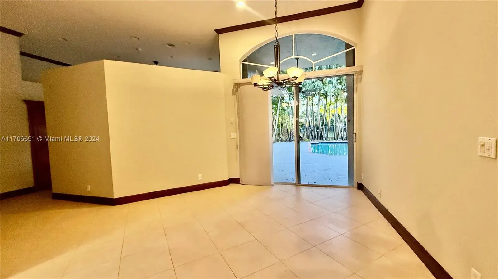 836 Waterview Dr, Weston FL 33326