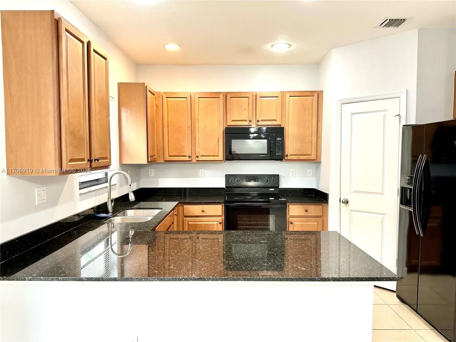 408 NE 194th Ter, Miami FL 33179