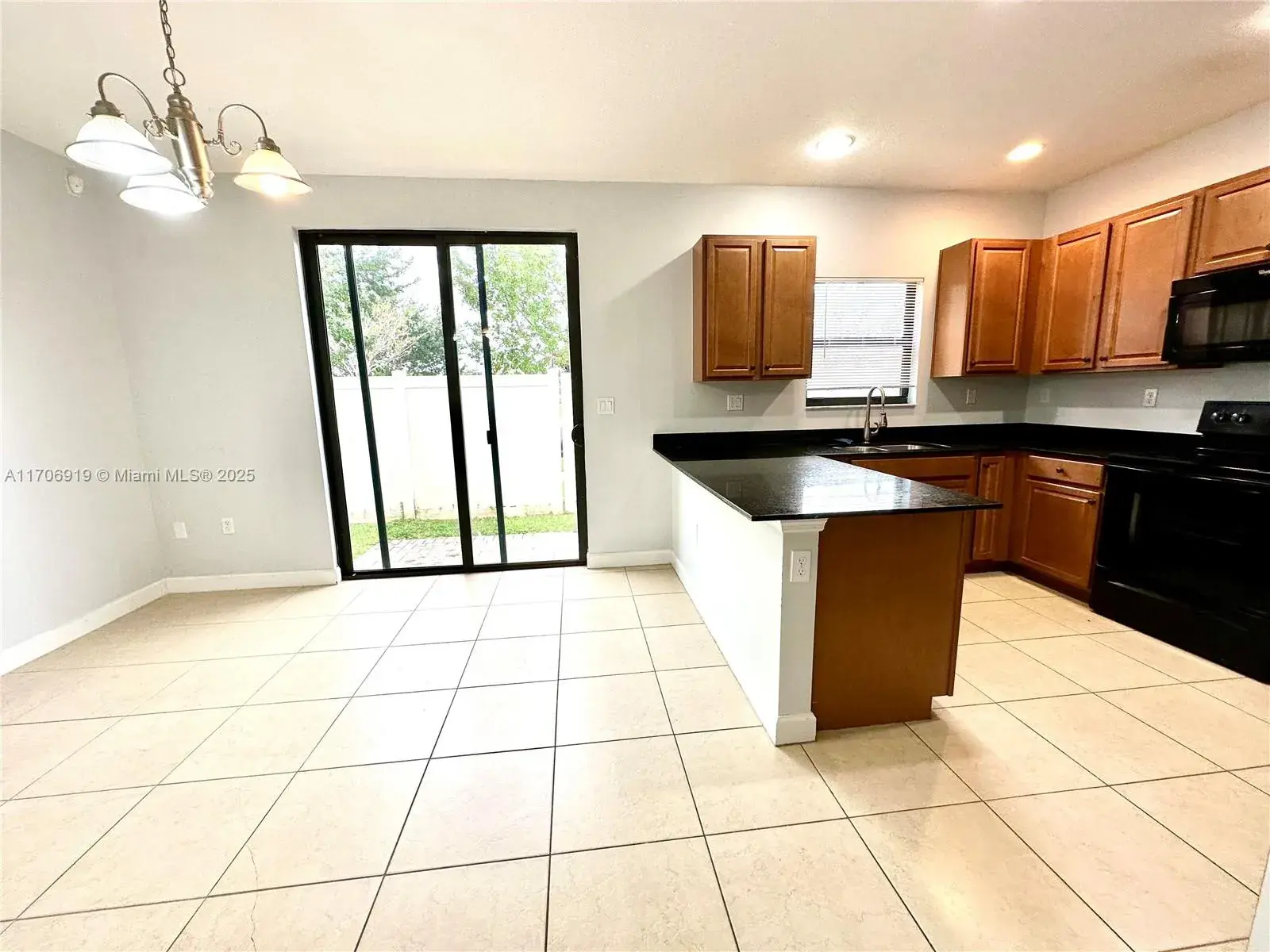 408 NE 194th Ter, Miami FL 33179