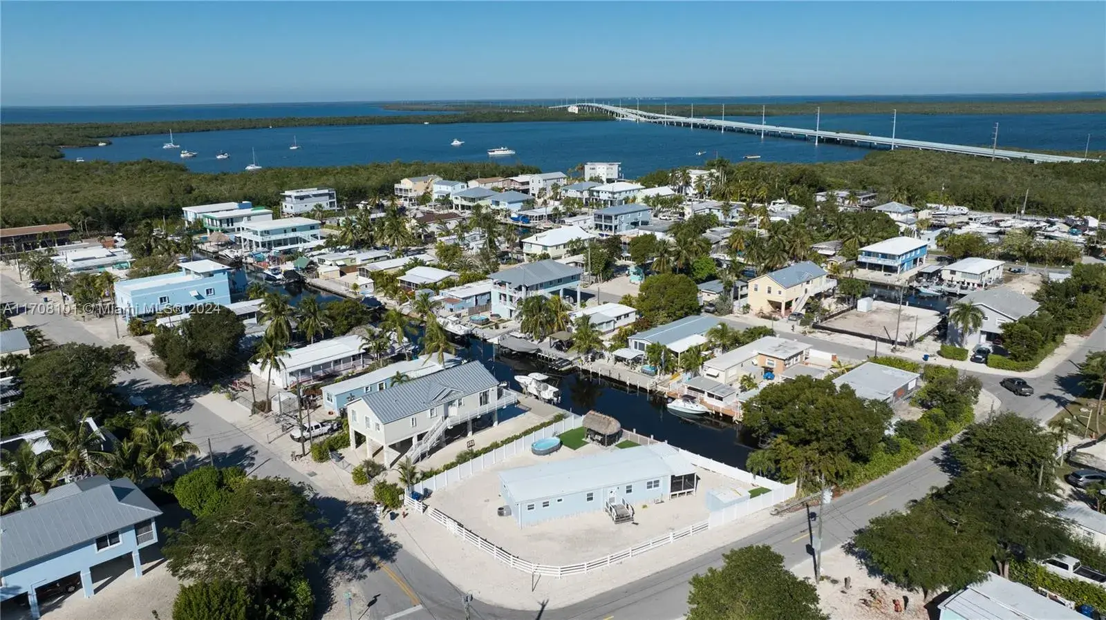 4 bedroom 2 bath Residential for sale at 301 Vaca Rd, Key Largo FL 33037