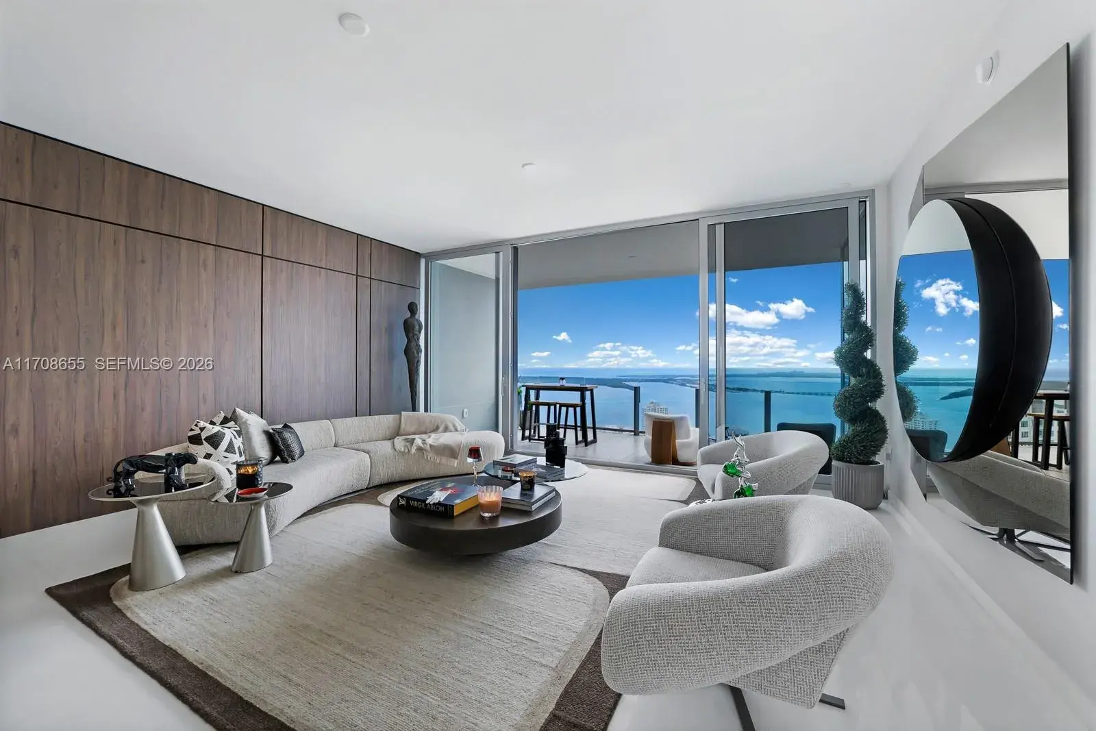 300 Biscayne Blvd Way # 4703, Miami FL 33131