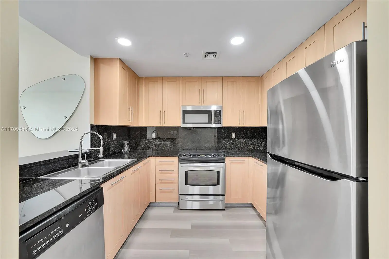 511 SE 5th Ave # 2003, Fort Lauderdale FL 33301