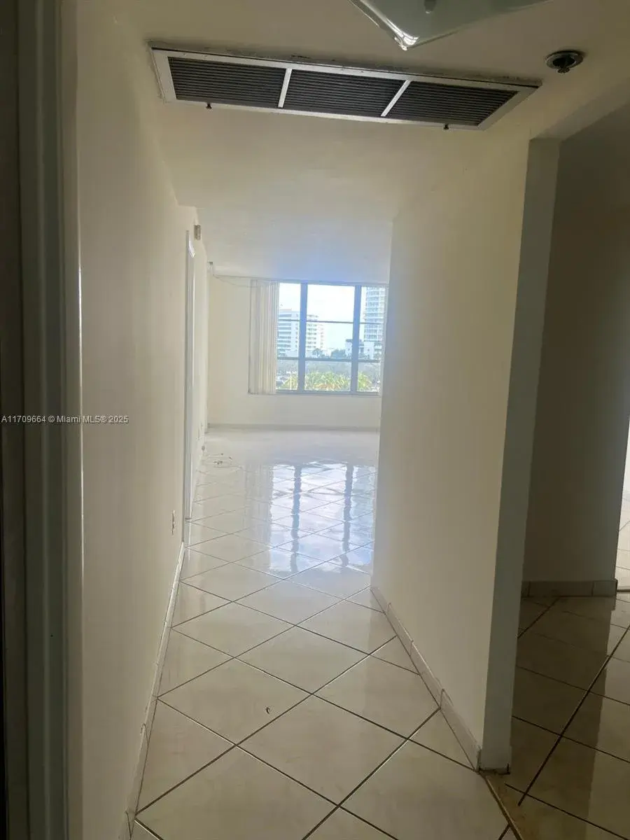 4101 Pine Tree Dr # 605, Miami Beach FL 33140