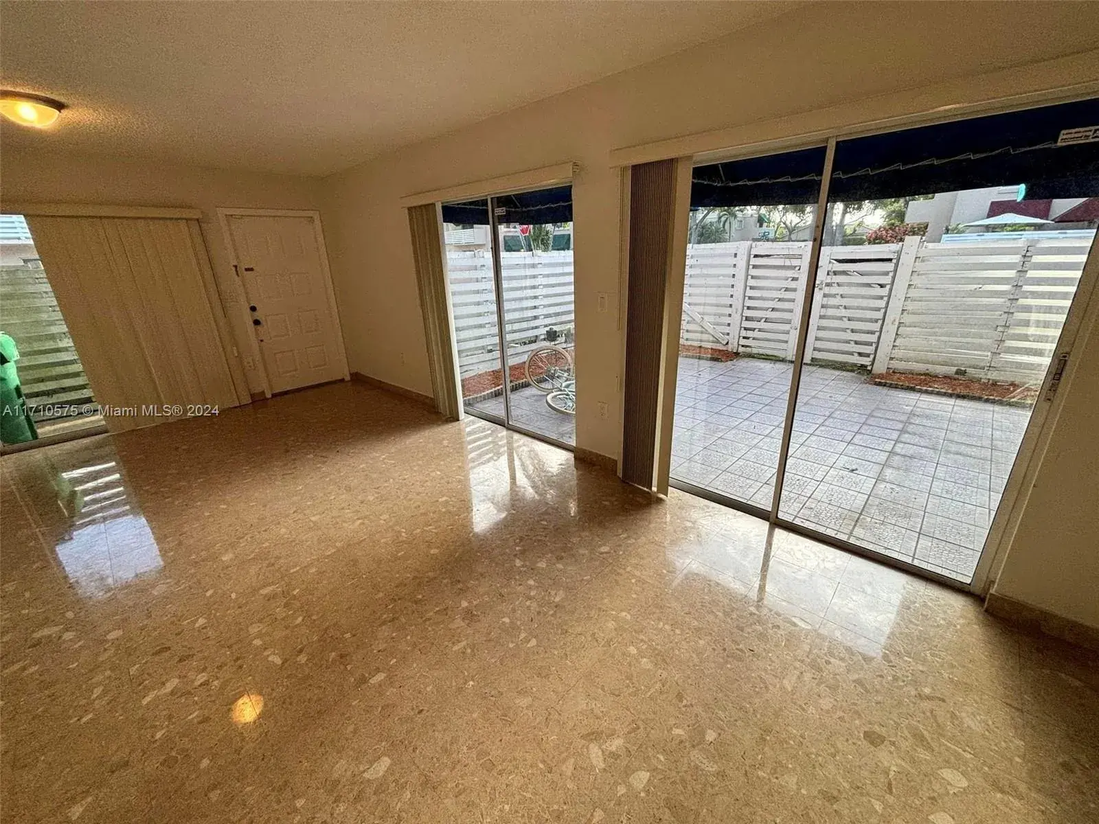 14365 SW 97th Ln, Miami FL 33186