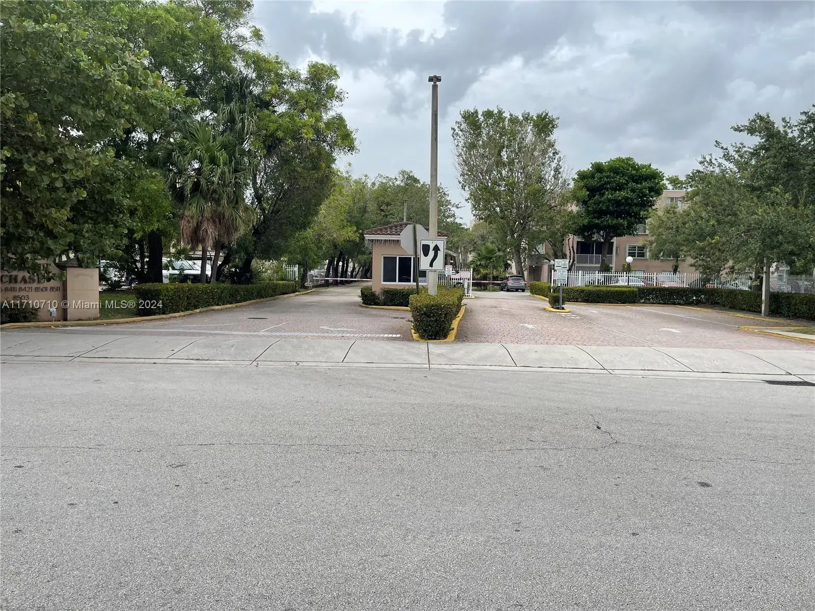 2 bedroom 2 bath Residential for sale at 8511 NW 8th St # 5, Miami FL 33126