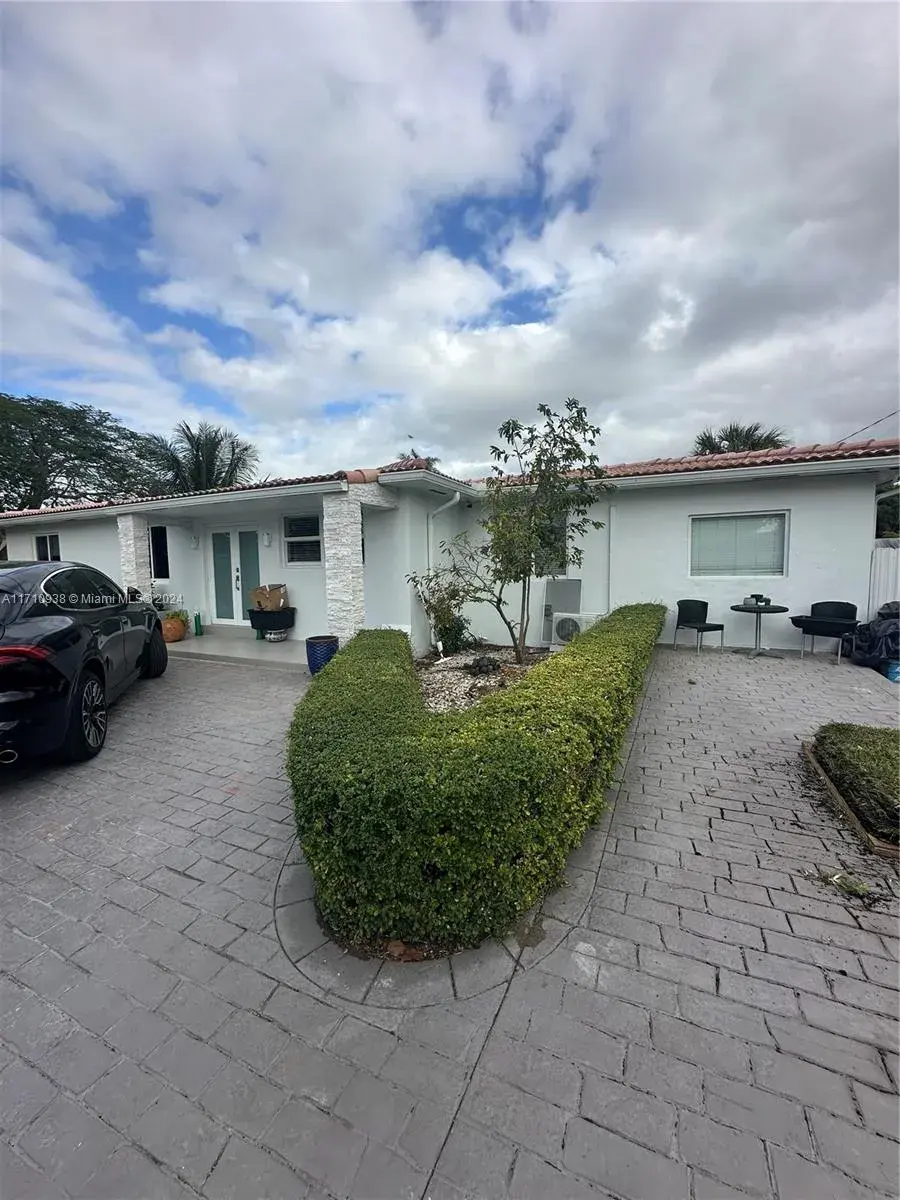 4 bedroom 3 bath Residential Lease for rent at 3401 SW 99th Ave, Miami FL 33165
