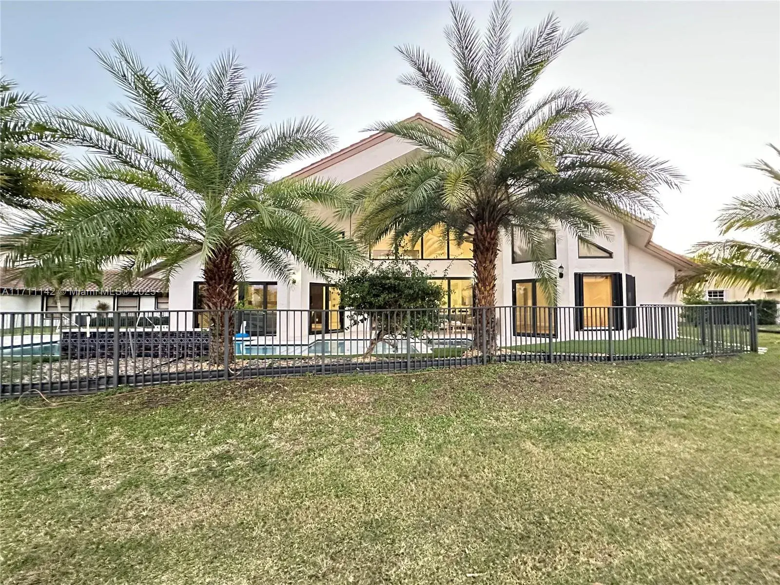 3 bedroom 2 bath Residential for sale at 7720 NW 86th Way, Tamarac FL 33321