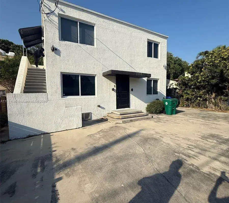 241 NW 34th Ter, Miami FL 33127