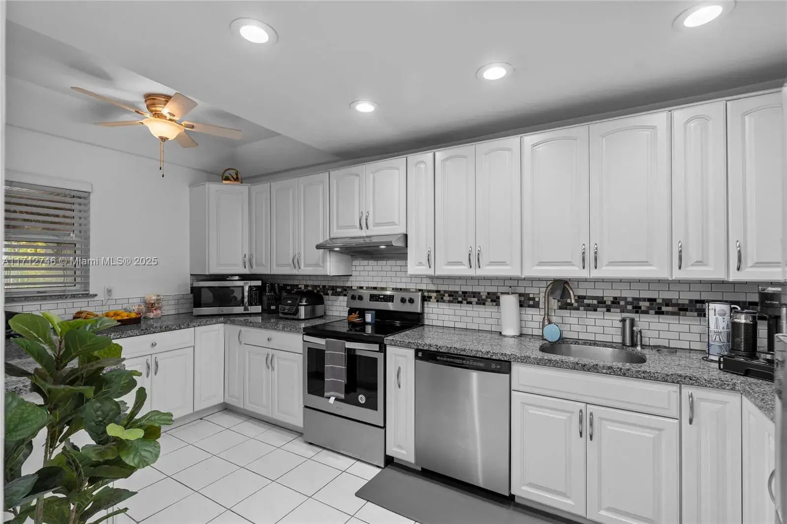 3847 Estepona Ave, Doral FL 33178
