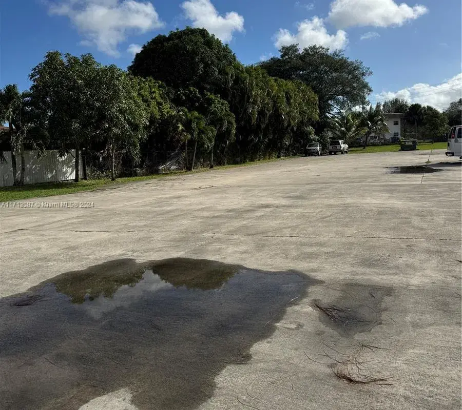 15343 NW 2nd Ave, Miami FL 33169