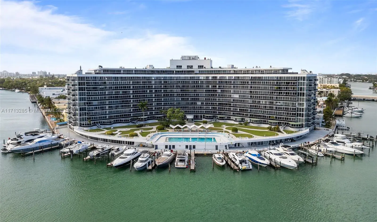4 bedroom 3 bath for sale at 900 Bay Dr, Miami Beach FL 33141