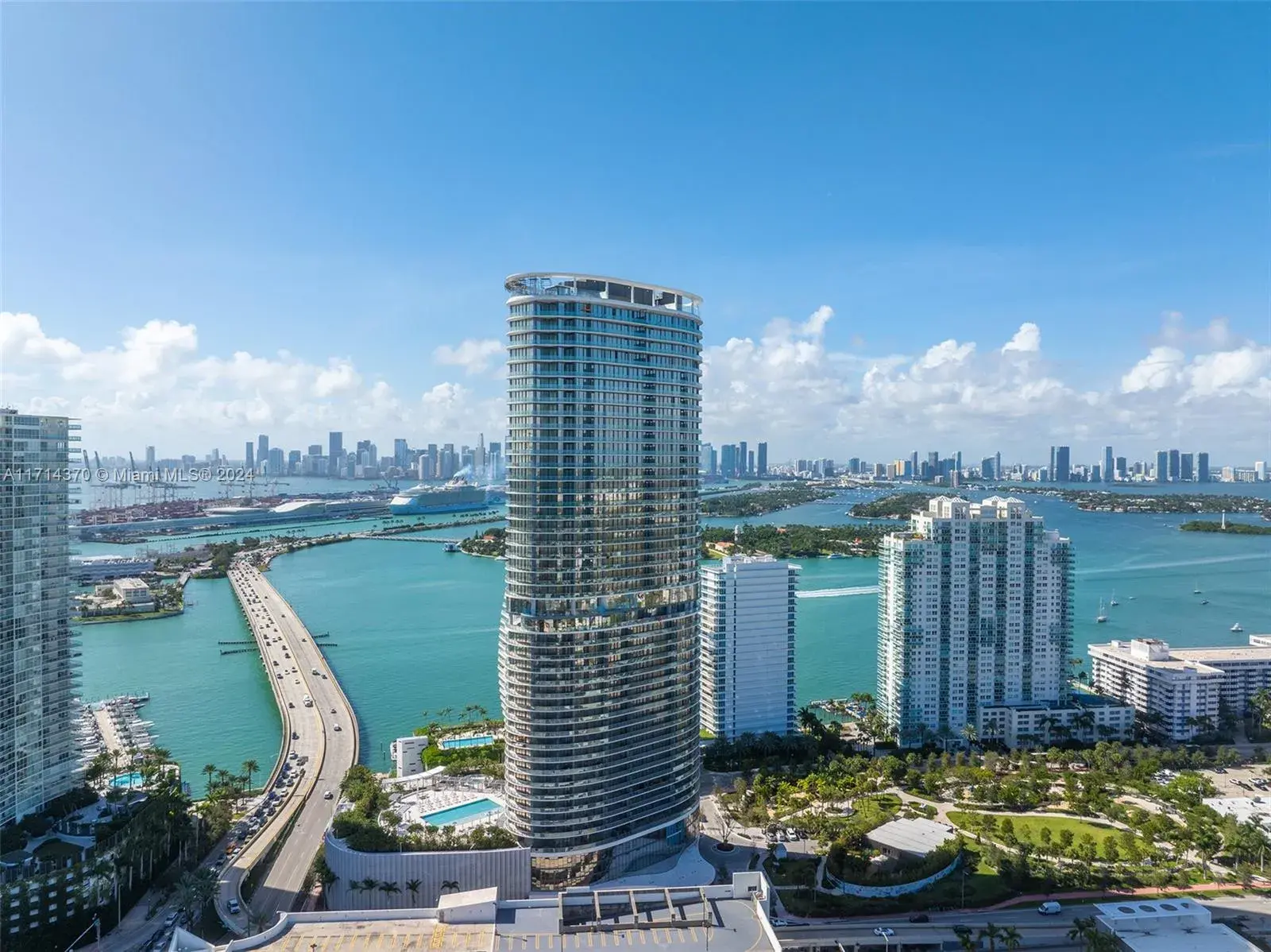 1 bedroom 1 bath Residential for sale at 500 Alton Rd # 908, Miami Beach FL 33139