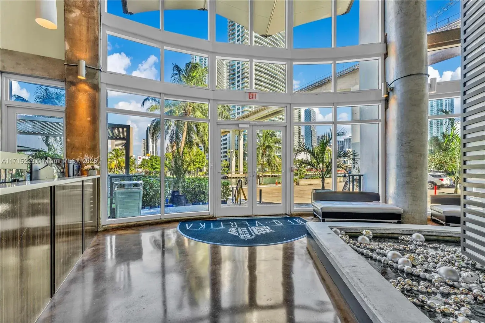 690 SW 1st Ct, Miami FL 33130
