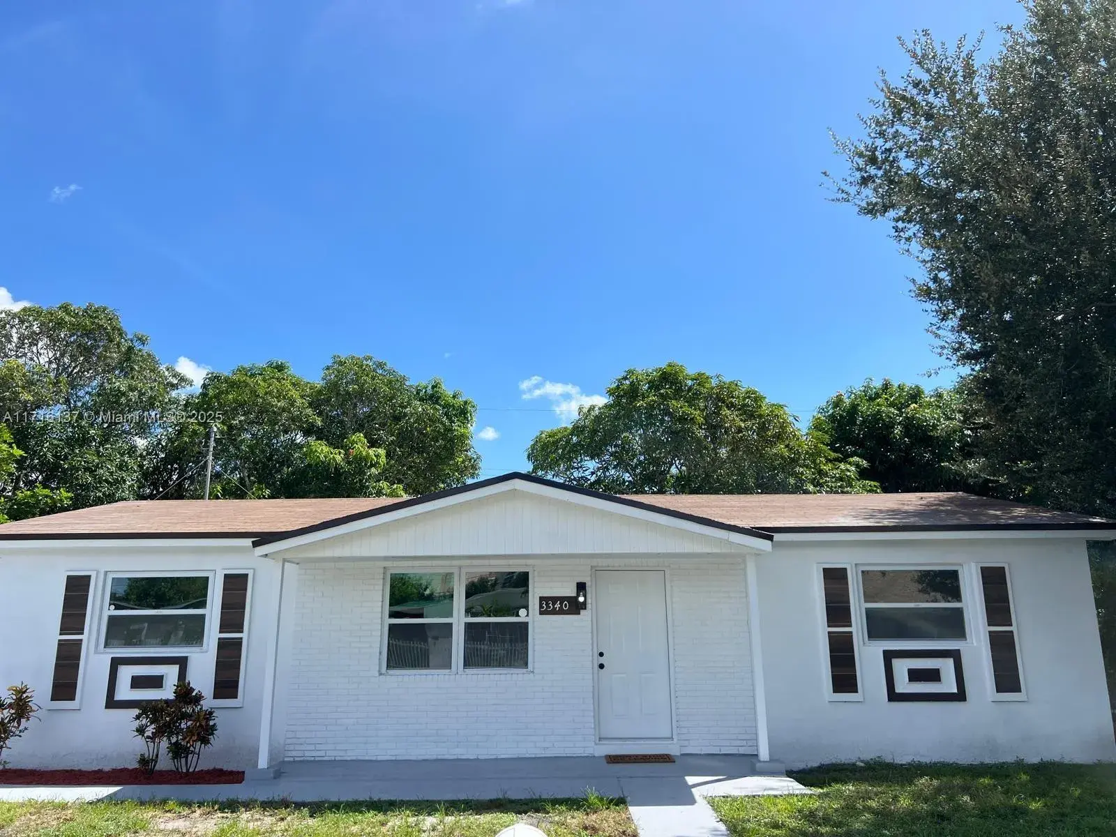 3340 NW 211th St, Miami Gardens FL 33056