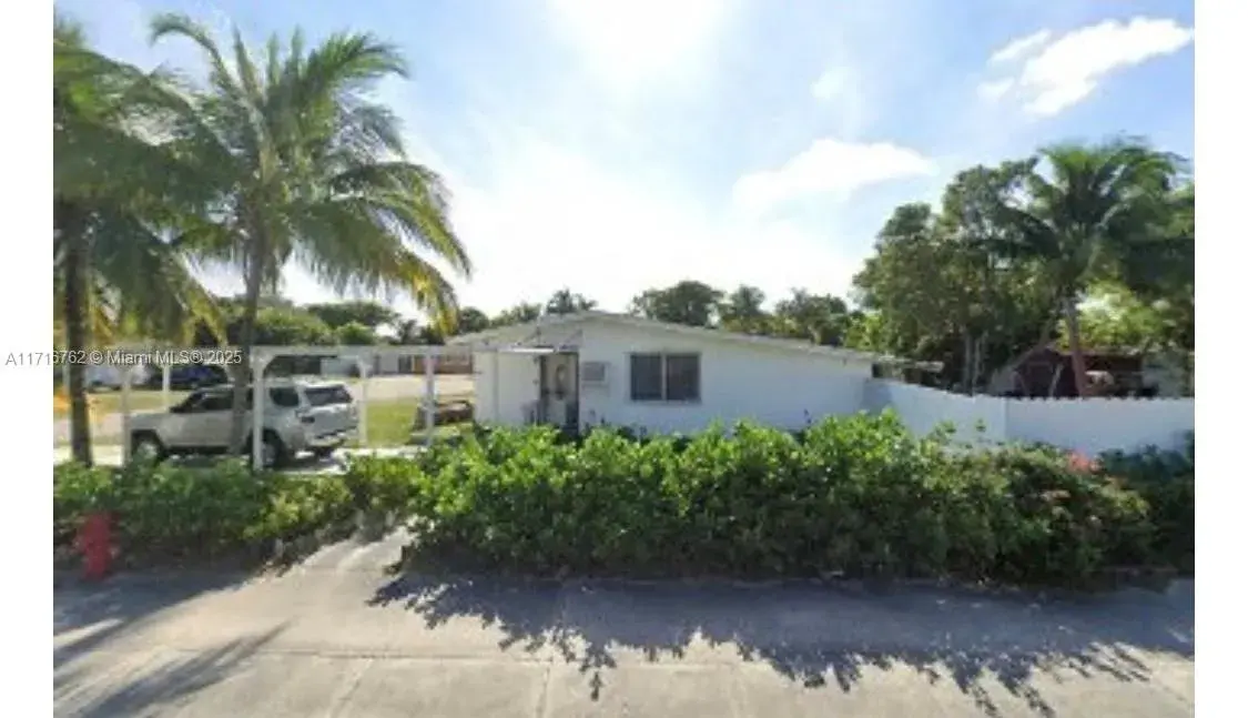 3 bedroom 2 bath Residential for sale at 2900 Davie Blvd, Fort Lauderdale FL 33312