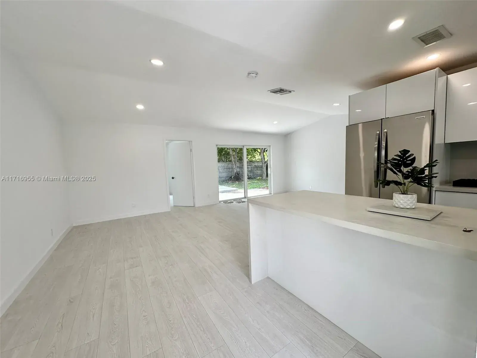 20831 NW 28th Ave, Miami Gardens FL 33056