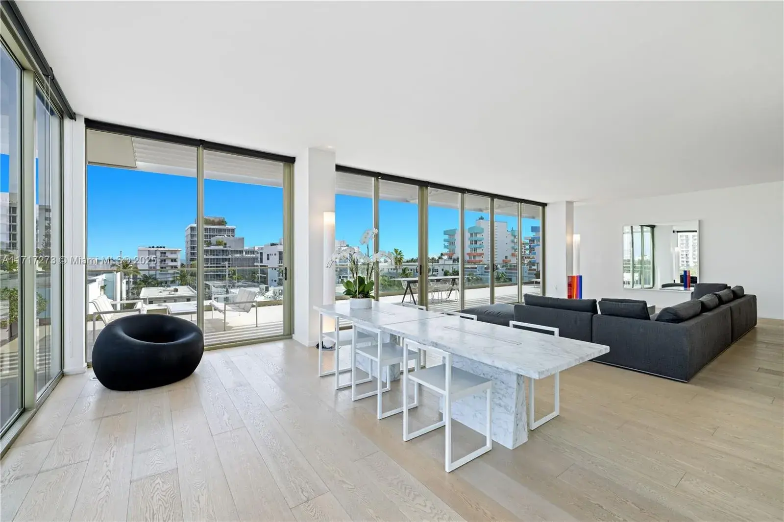 4 bedroom 4 bath for sale at 300 Collins Ave, Miami Beach FL 33139