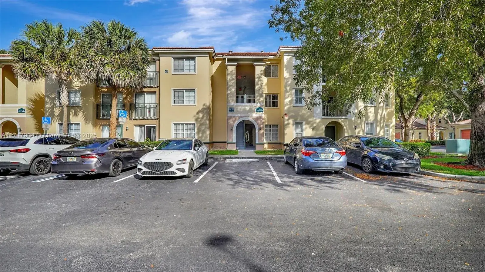 2496 Centergate Dr # 207, Miramar FL 33025
