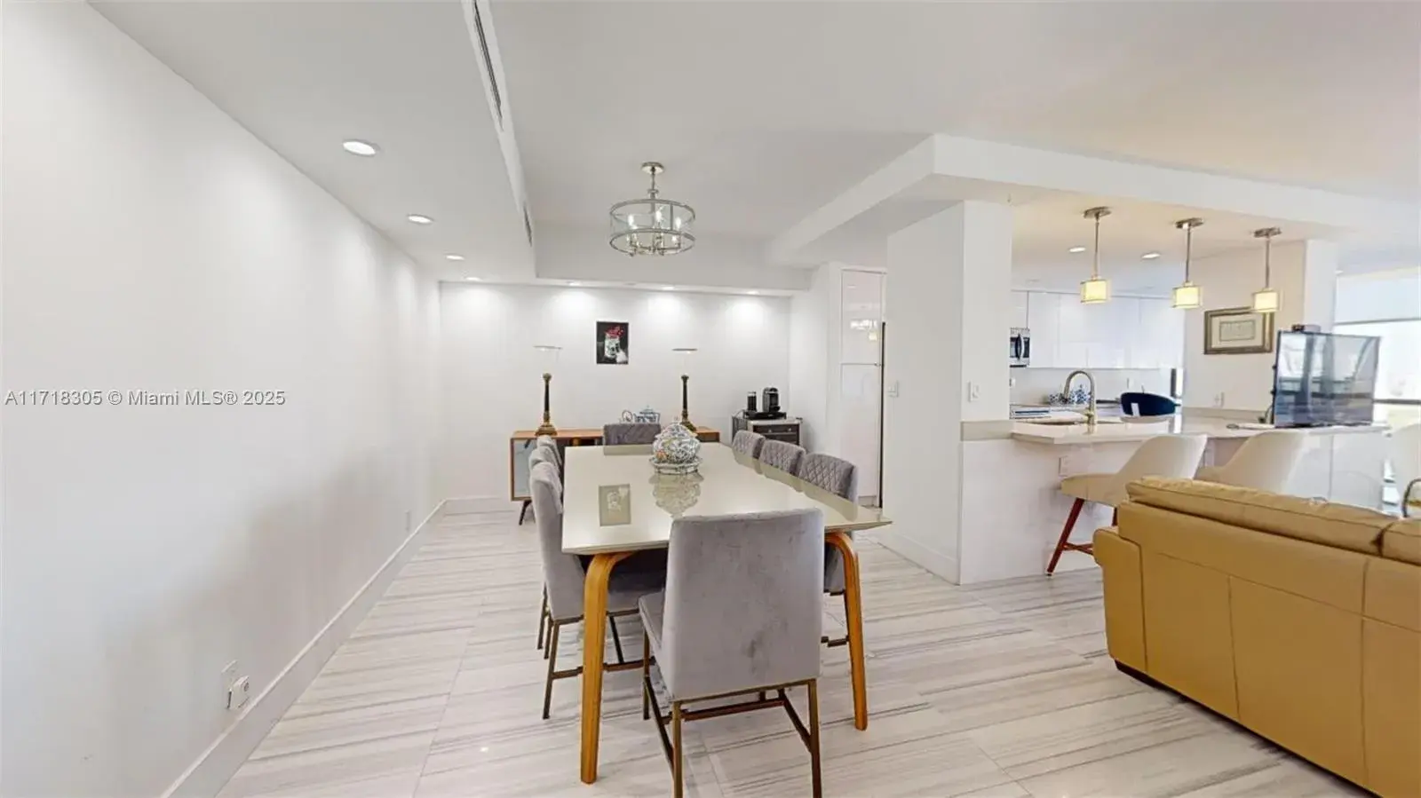 2 bedroom 3 bath Residential Lease for rent at 19667 Turnberry Way # 14F, Aventura FL 33180