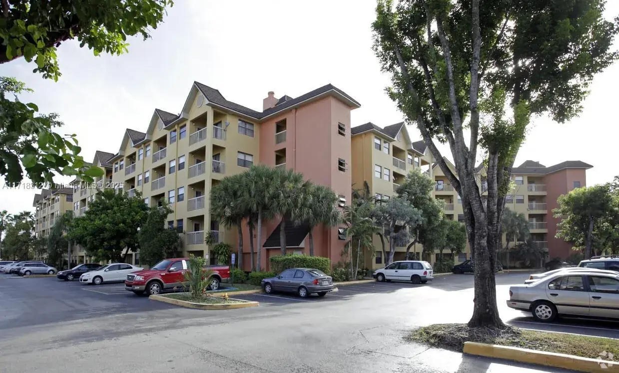 8353 Lake Dr # 504, Doral FL 33166