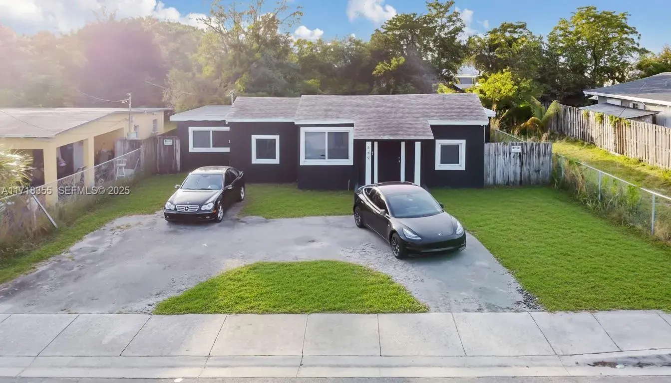 649 NW 24th Ave, Fort Lauderdale FL 33311