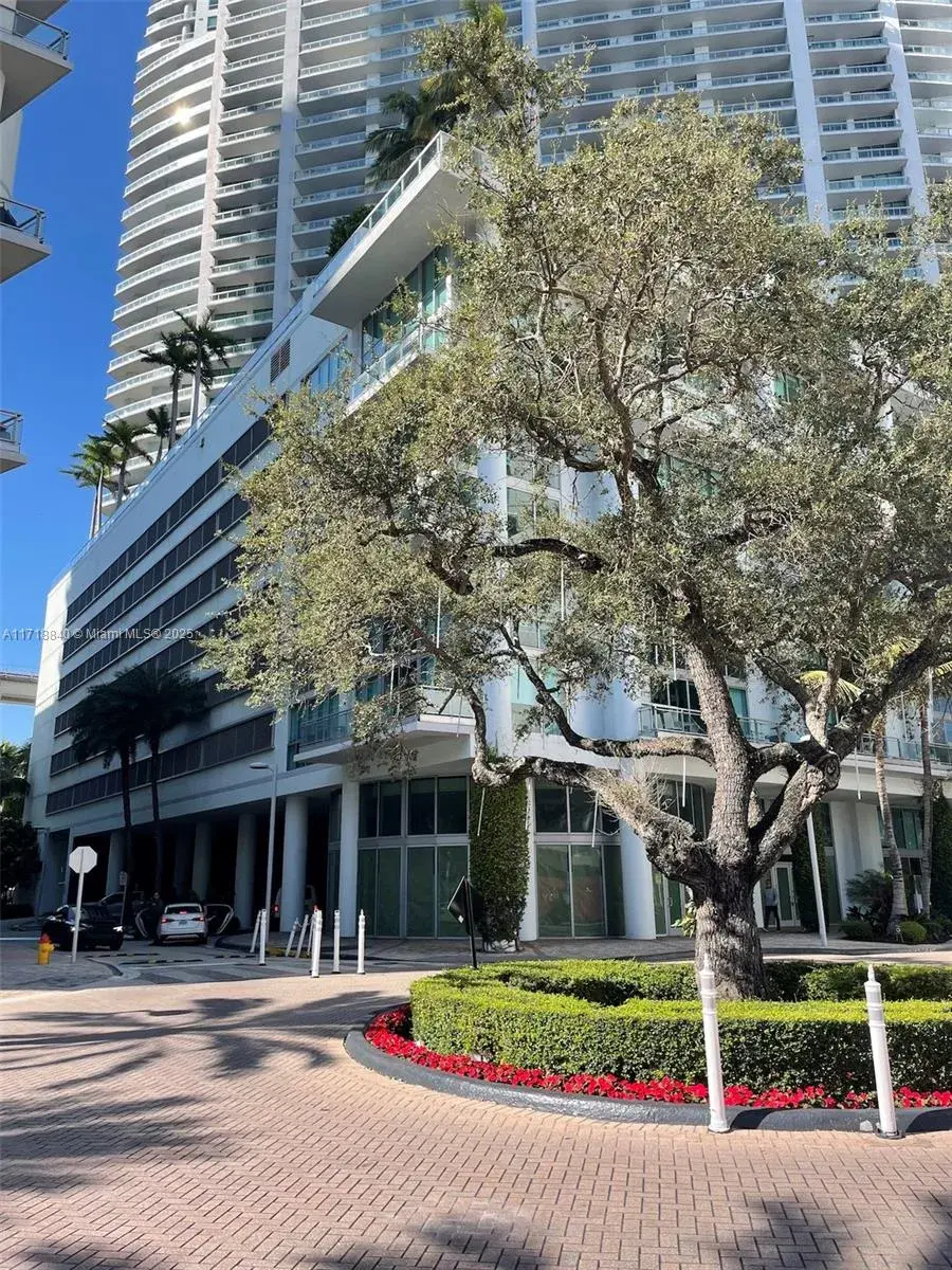 2 bedroom 2 bath Residential for sale at 90 SW 3, Miami FL 33130