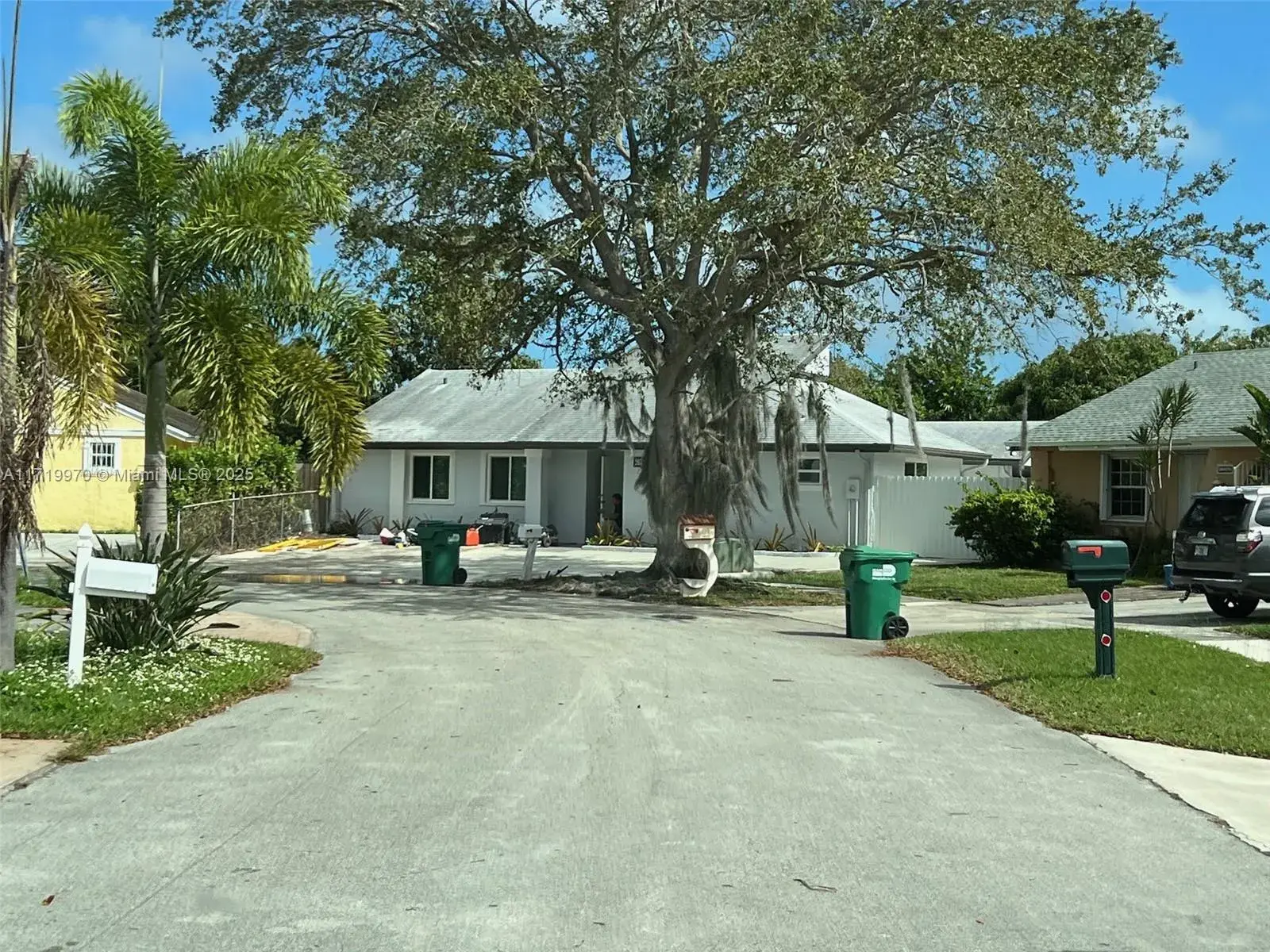 4 bedroom 3 bath Residential for sale at 20333 SW 122nd Pl, Miami FL 33177