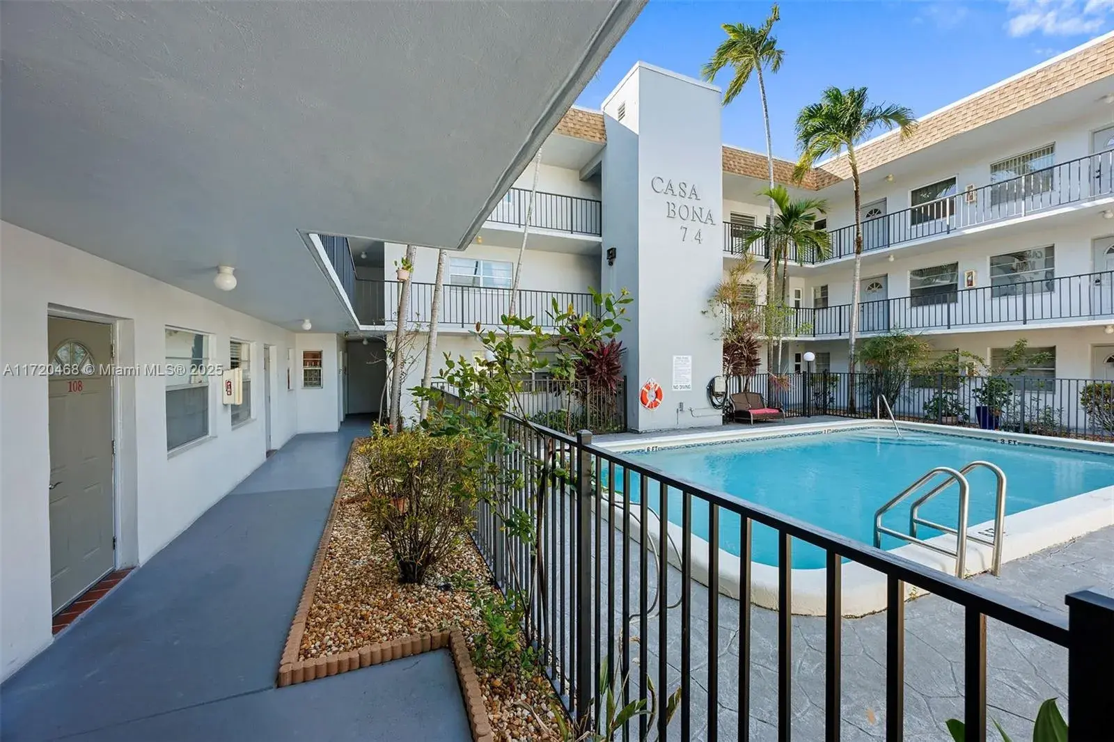 1 bedroom 1 bath Residential for sale at 714 NE 10th St # 108, Hallandale Beach FL 33009
