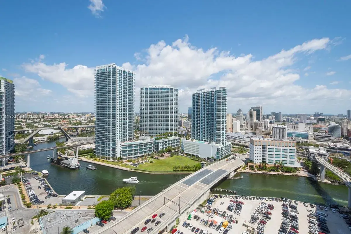 2 bedroom 2 bath Residential for sale at 68 SE 6 Street # 2112, Miami FL 33131