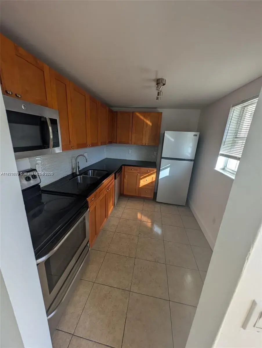 2 bedroom 2 bath Residential for sale at 2800 NW 56th Ave # B202, Lauderhill FL 33313
