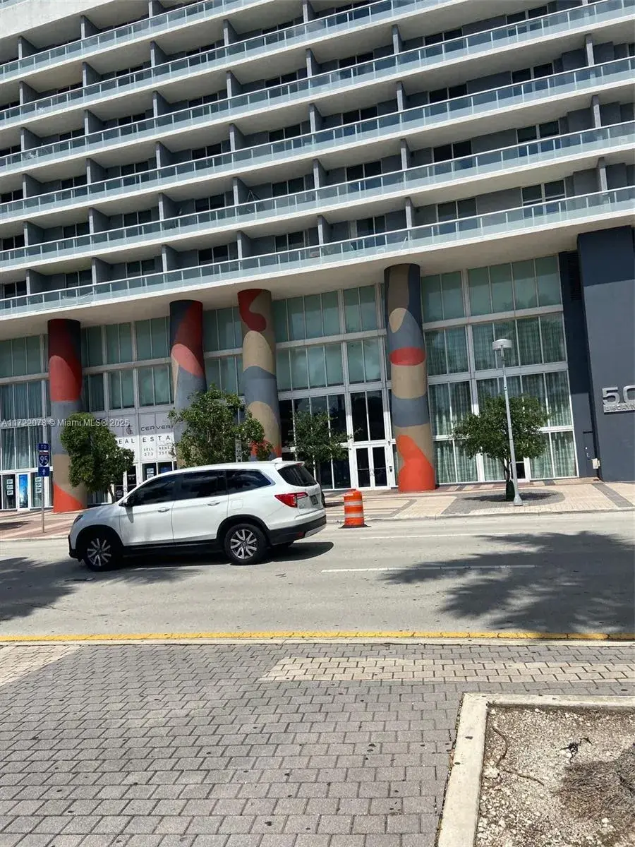 2 bedroom 2 bath Residential Lease for rent at 50 Biscayne Blvd # 2906, Miami FL 33132