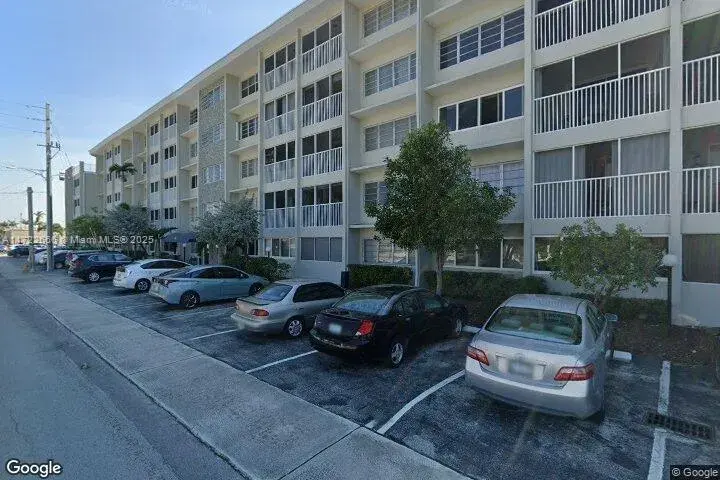 1 bedroom 1 bath Residential for sale at 330 SE 2nd St # 304F, Hallandale Beach FL 33009