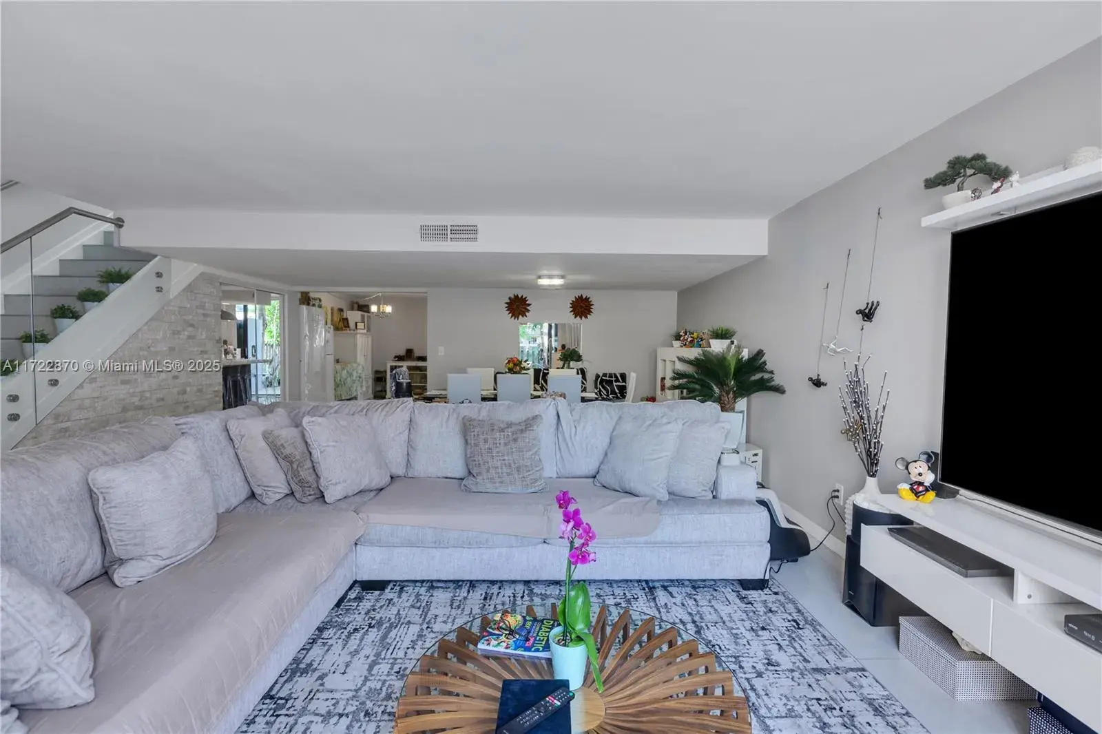 2 bedroom 2 bath for sale at 703 NE 205th Ter, Miami FL 33179