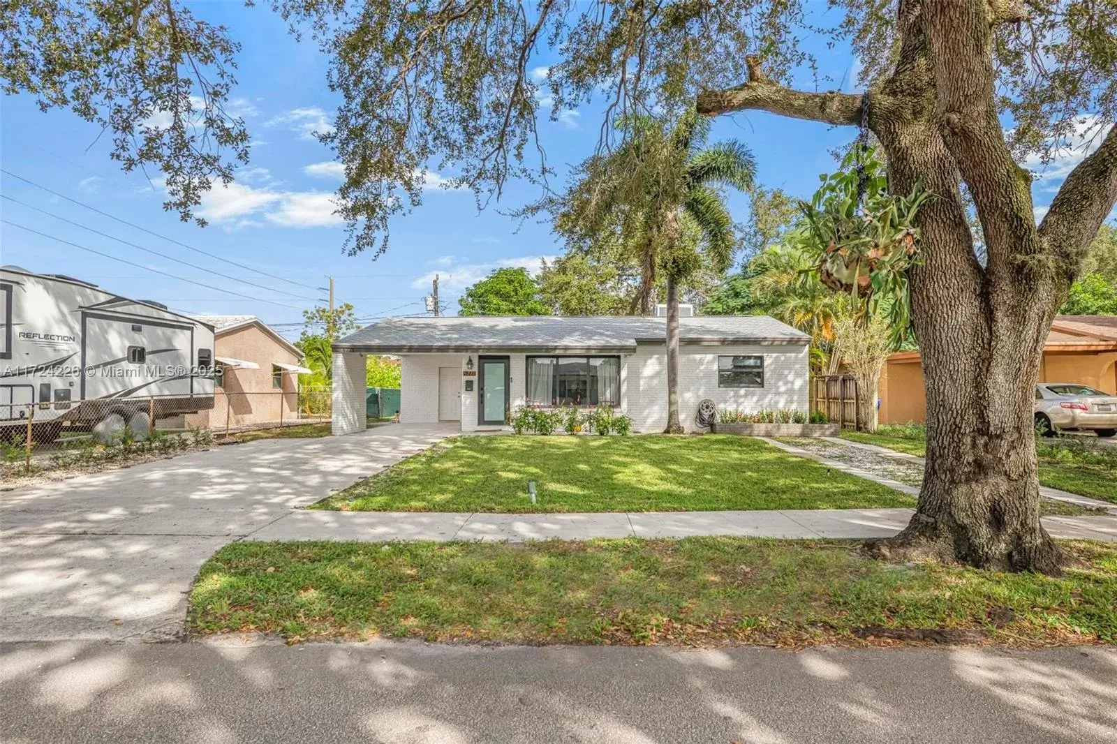 2 bedroom 1 bath Residential for sale at 6771 Charleston St, Hollywood FL 33024